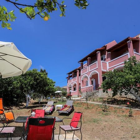 Alice'S & Teo'S Houses Χλωματιανά Εξωτερικό φωτογραφία