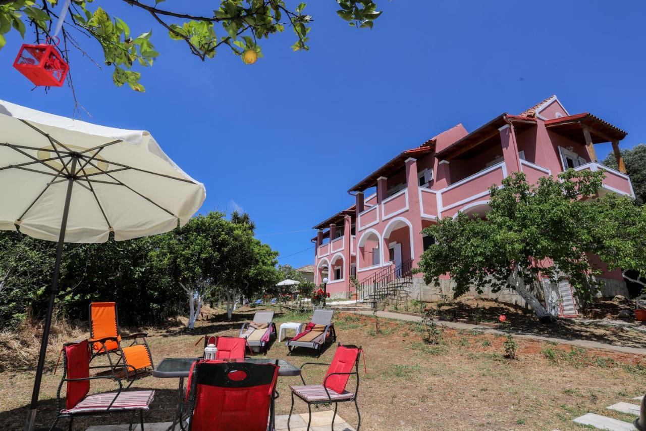 Alice'S & Teo'S Houses Χλωματιανά Εξωτερικό φωτογραφία