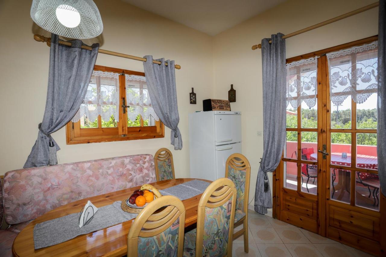 Alice'S & Teo'S Houses Χλωματιανά Εξωτερικό φωτογραφία