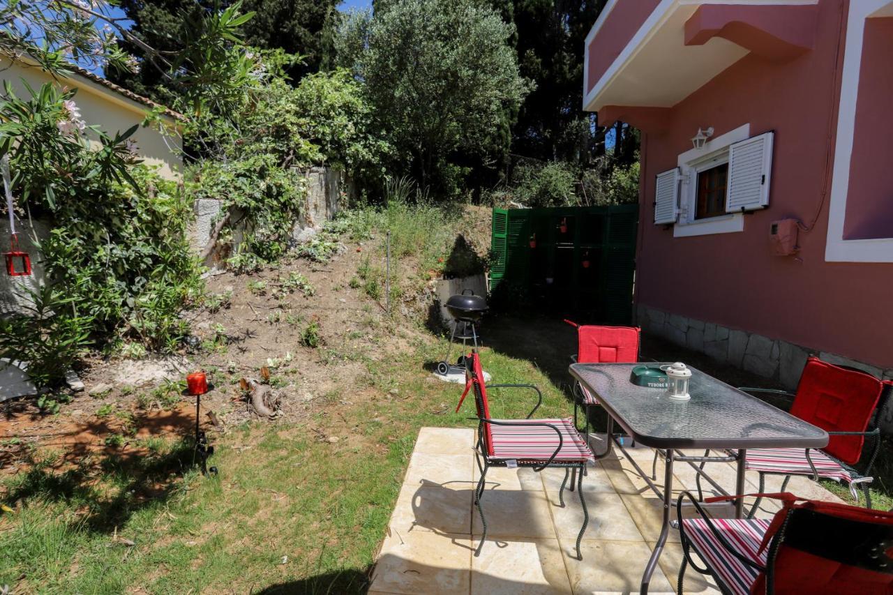Alice'S & Teo'S Houses Χλωματιανά Εξωτερικό φωτογραφία