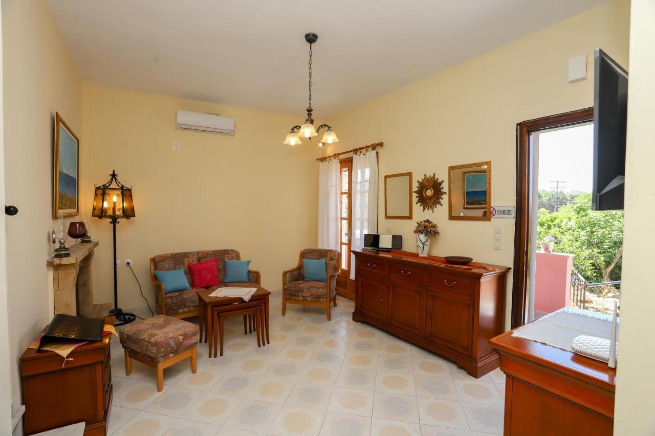 Alice'S & Teo'S Houses Χλωματιανά Εξωτερικό φωτογραφία